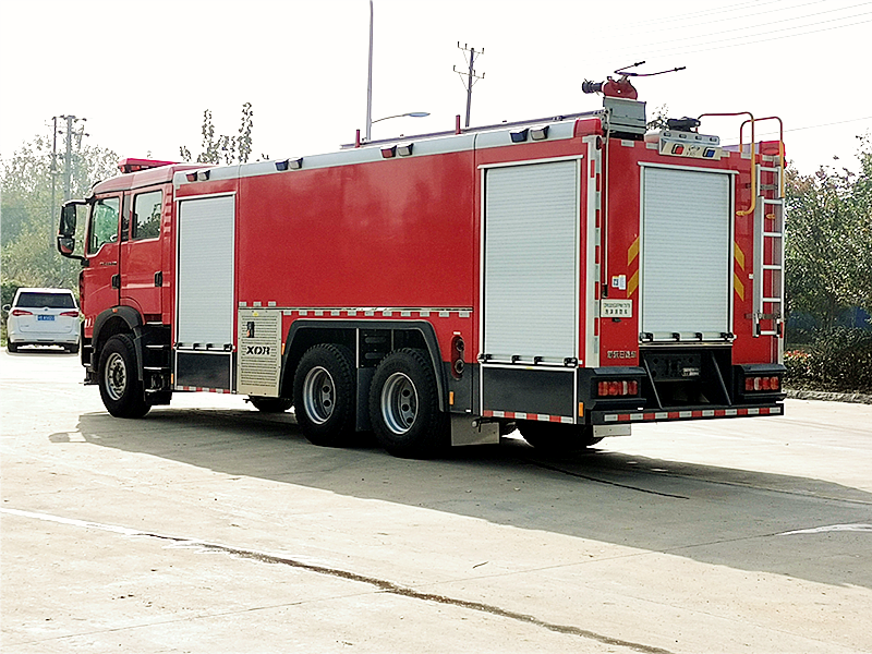 大型消防車雙擎巨無霸——新世代8×8雙策動(dòng)機(jī)沉型機(jī)場消防車